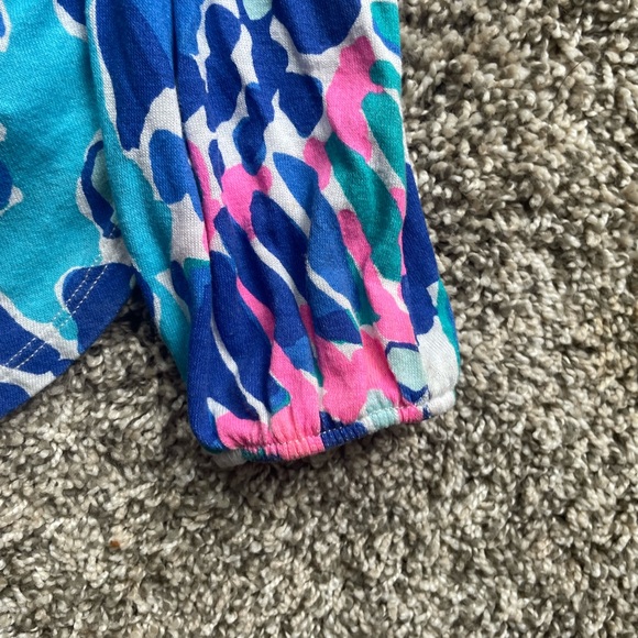 Lilly Pulitzer Long Sleeved Top in SZ XXS FABRIC IS VERY STRETCHY. - Picture 2 of 8
